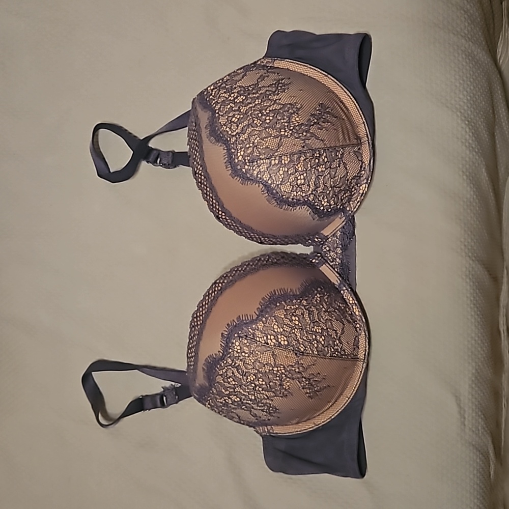 EUC Victoria Secret 38B Very Sexy Pushup Bra